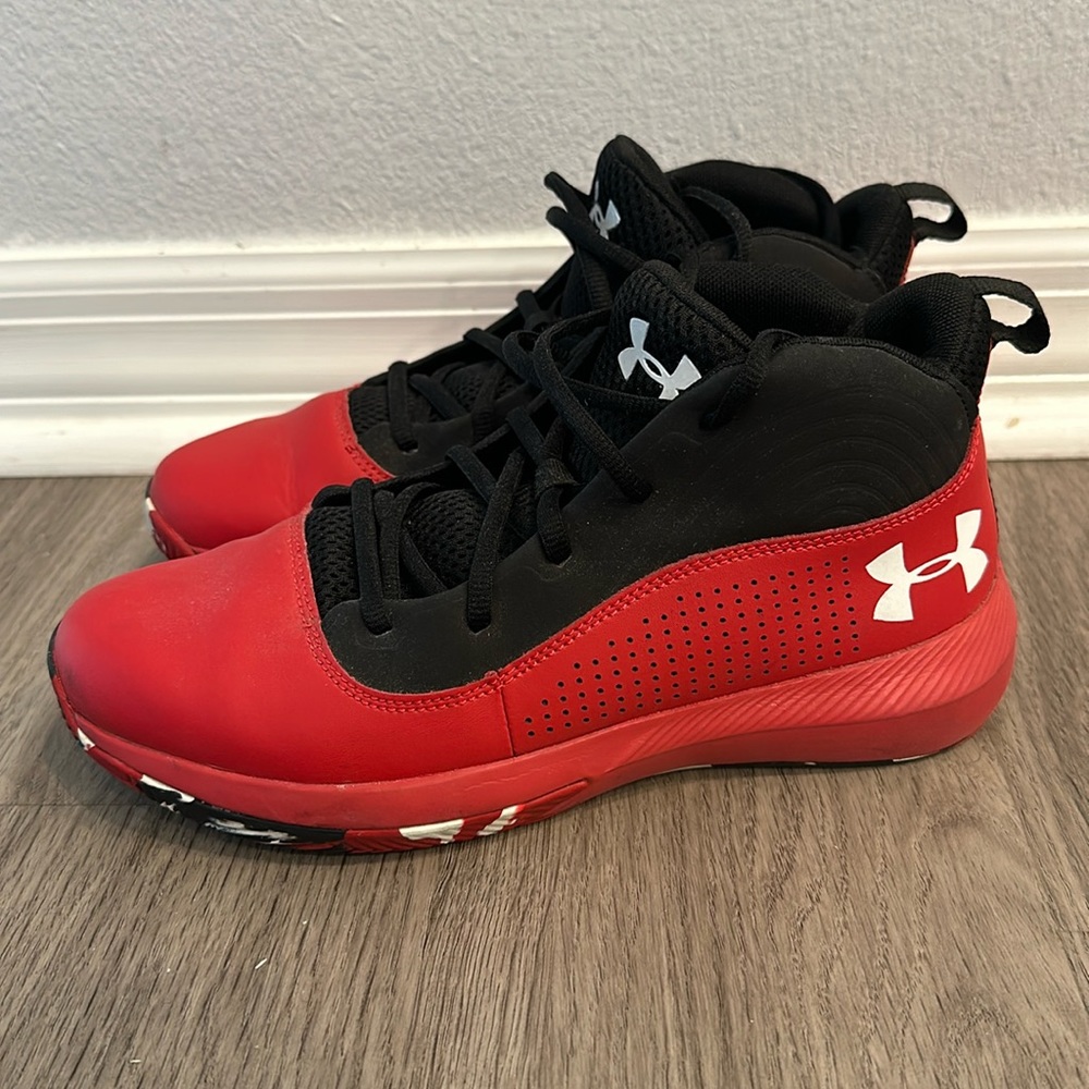 Under Armour men’s sneakers in size 6.5